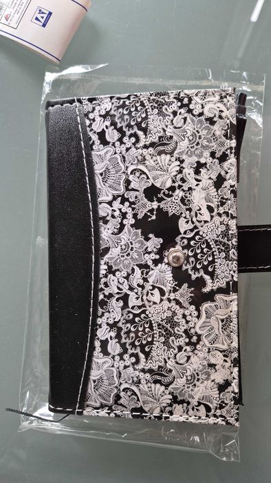 Sprzedam nieużywany notes z długopisem