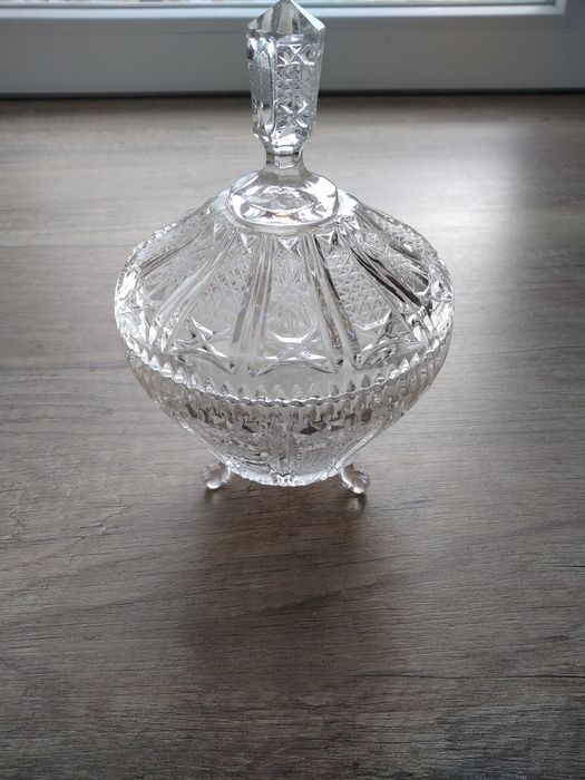 Кришталевий посуд знову в тренді.