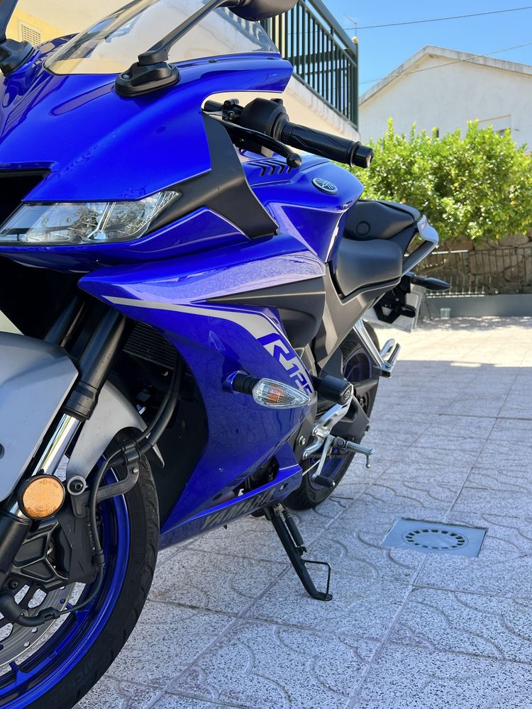 Yamaha yzf r125.