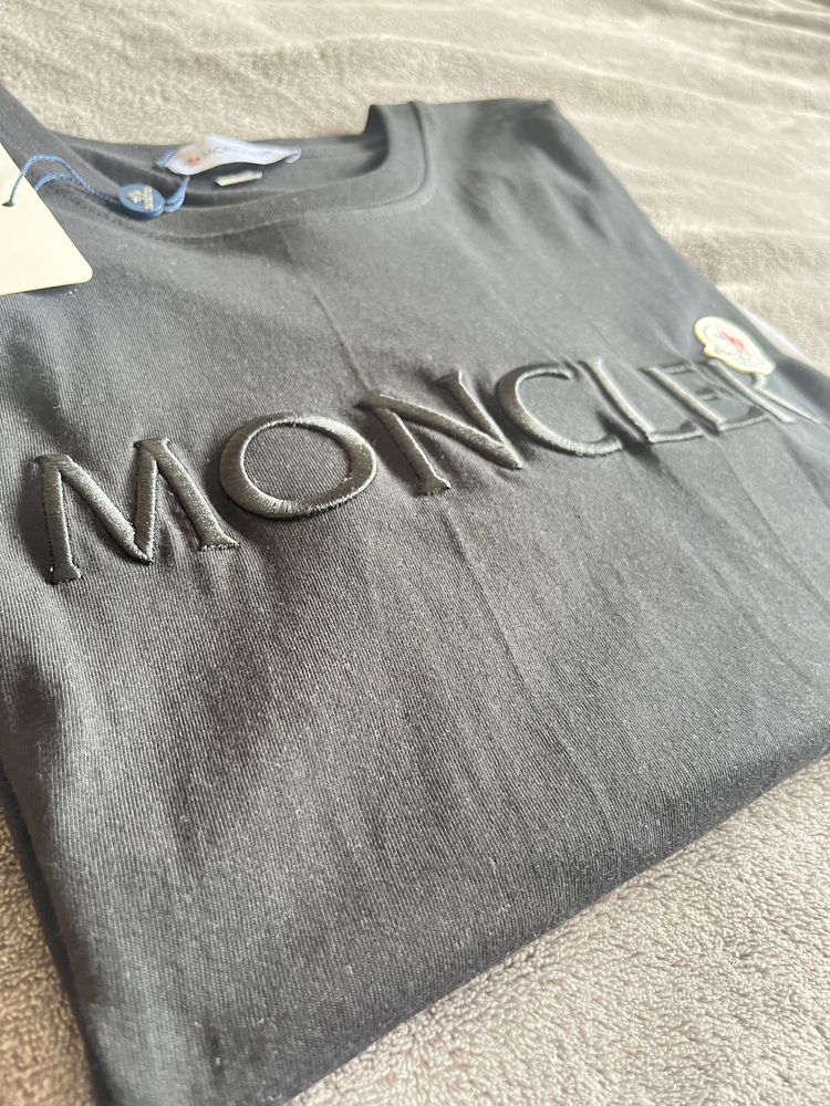 Tshirt Moncler preta
