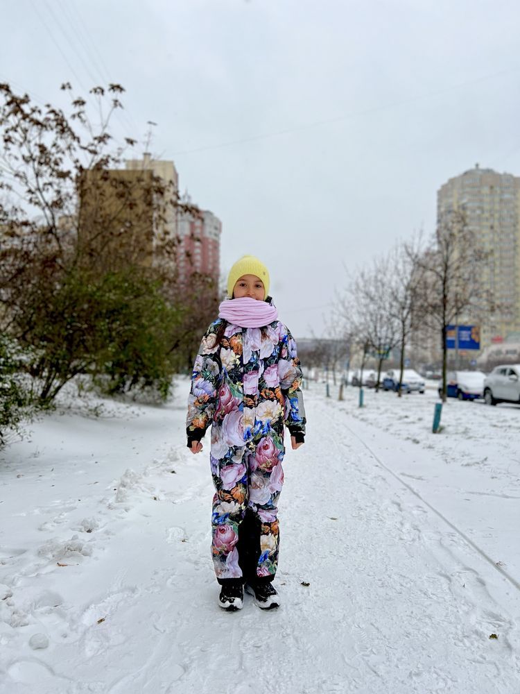 Продам зимовий комбінезон Molo
