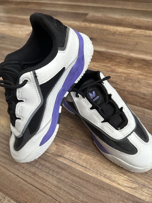 Продам Кросівки стан нових