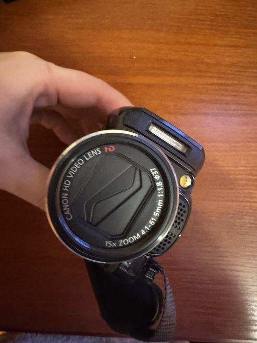 Продам відеокамеру Canon LEGRIA HF M307 — комплект, хороший стан