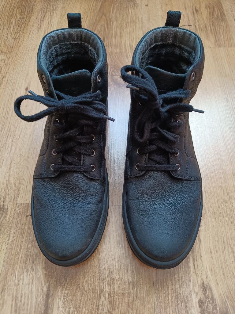 Czarne skórzane męskie buty zimowe Lasocki