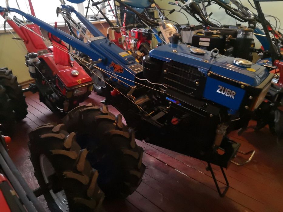 Продам мотоблок Форте 1080  8л.с в комплекте фреза