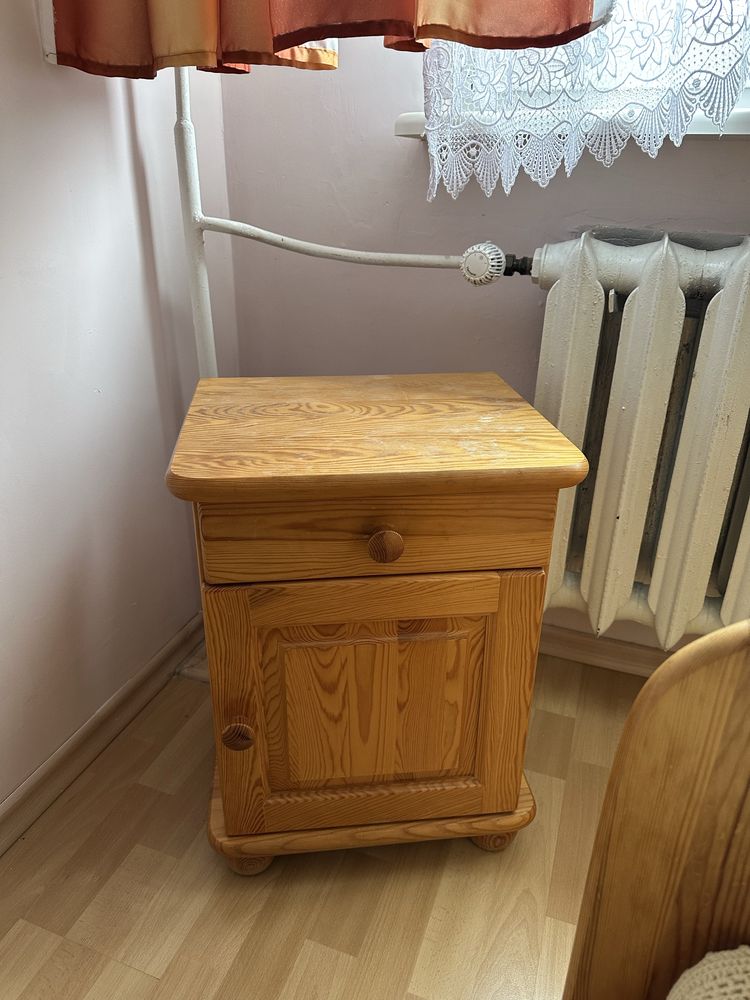Szafka nocna sosnowa lakierowana