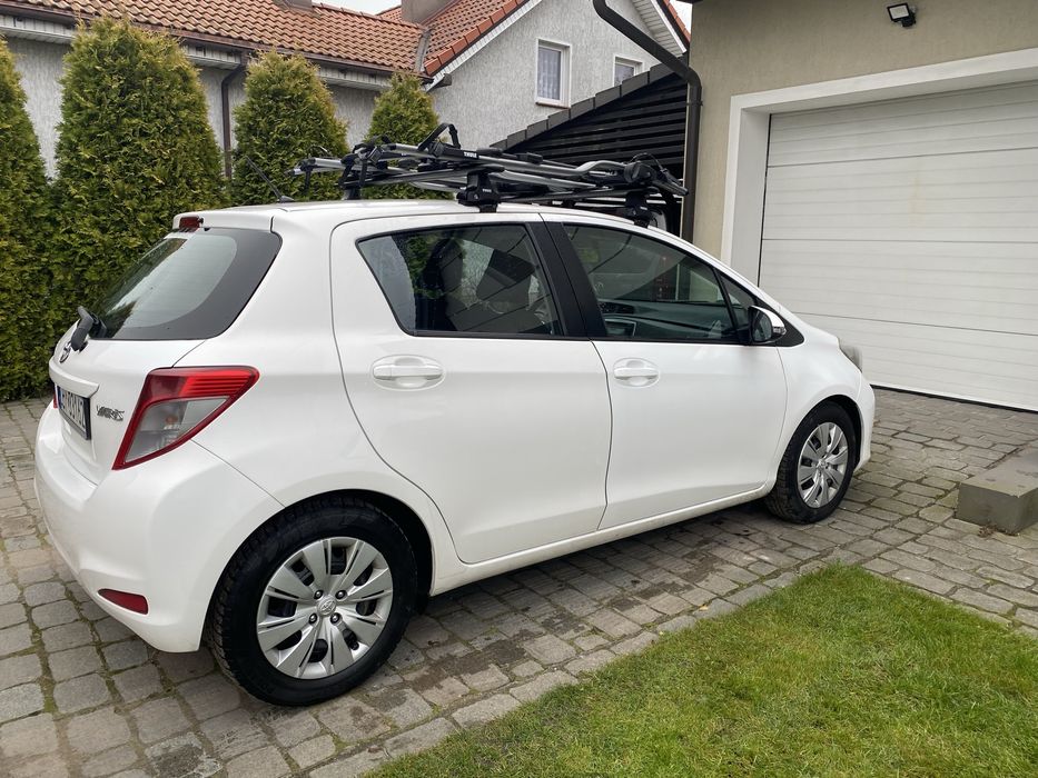 Toyota Yaris 1.0 VVT-i Luna,2014,Benzyna,5 drzwi,Koła letnie i zimowe