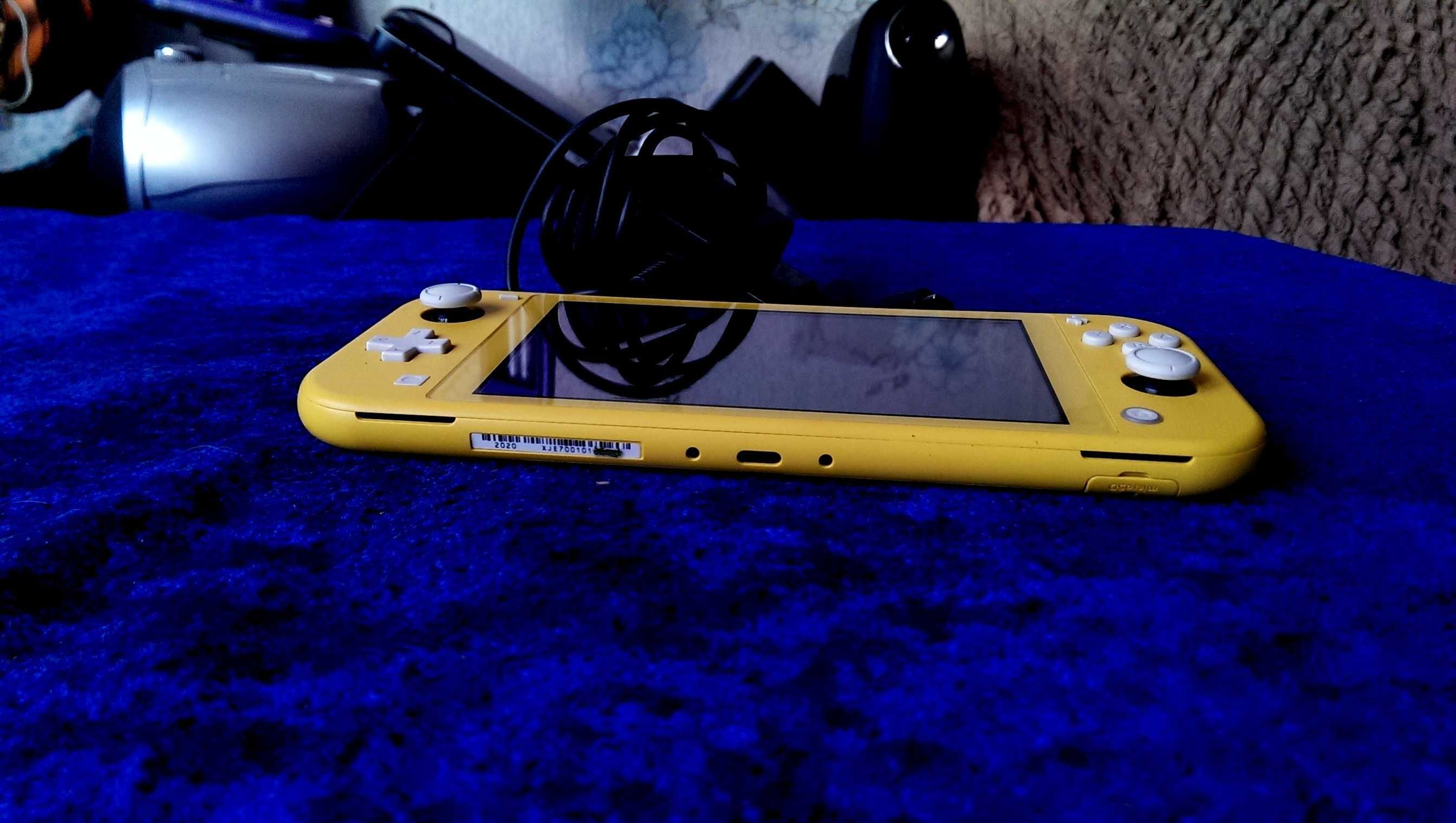 Игровая приставка Nintendo Switch Lite Глобальная версия 32Gb+32Gb.