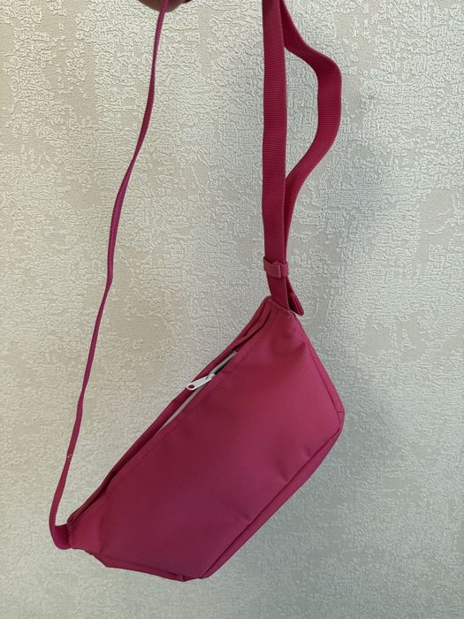 Сумка-бананка жіноча levis