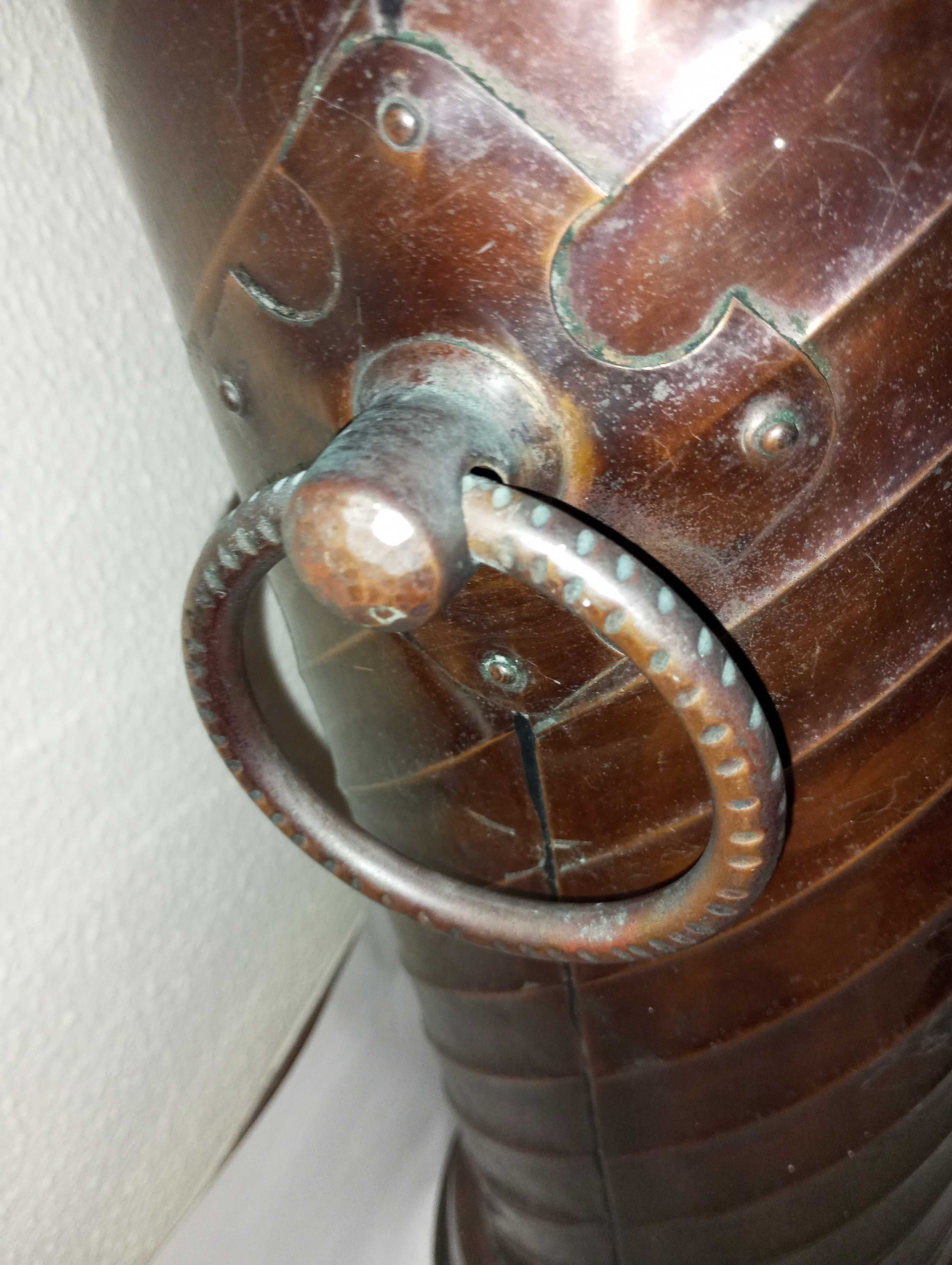 Chapeleiro em latão