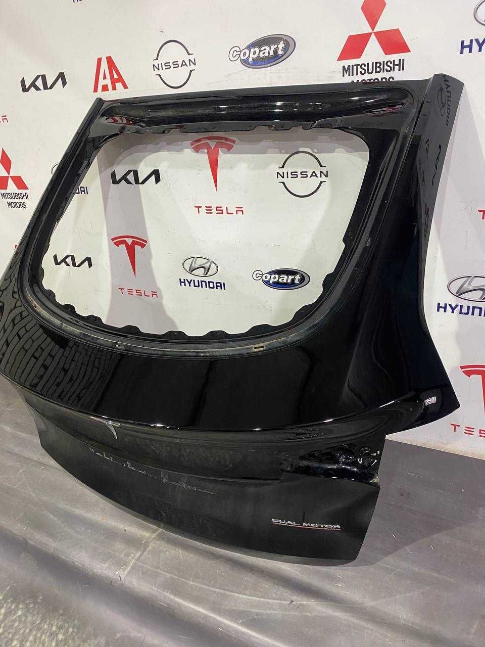 Кришка багажника Ляда Tesla Model Y 1493410-EC-A оригінал б/в