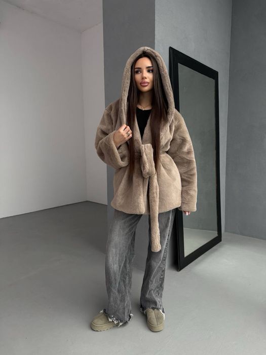 Шубка з капюшоном