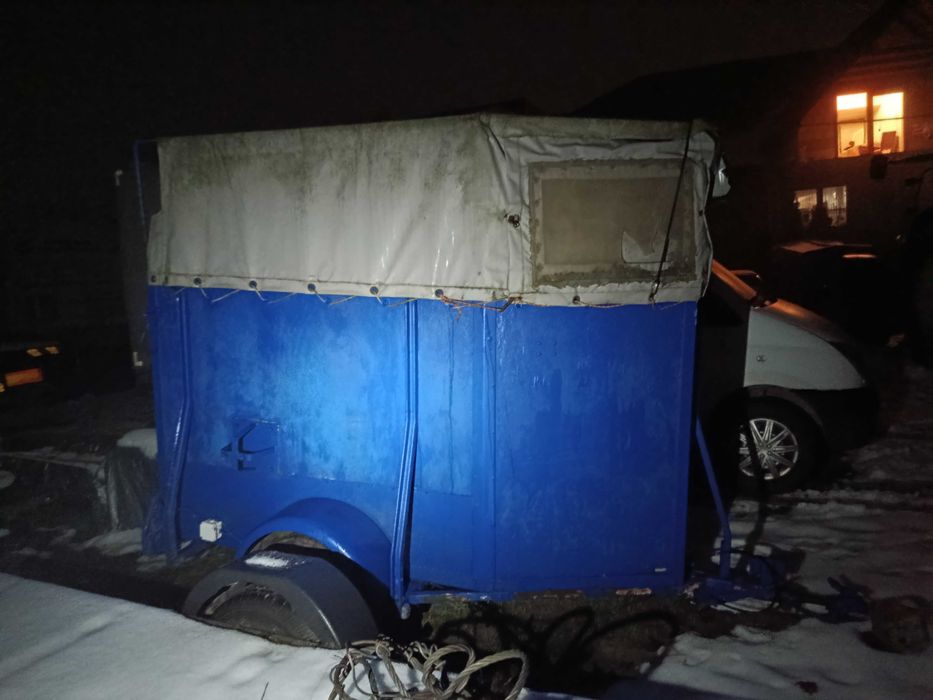 Przyczepka do przewozu koni, koniowóz Westfalia