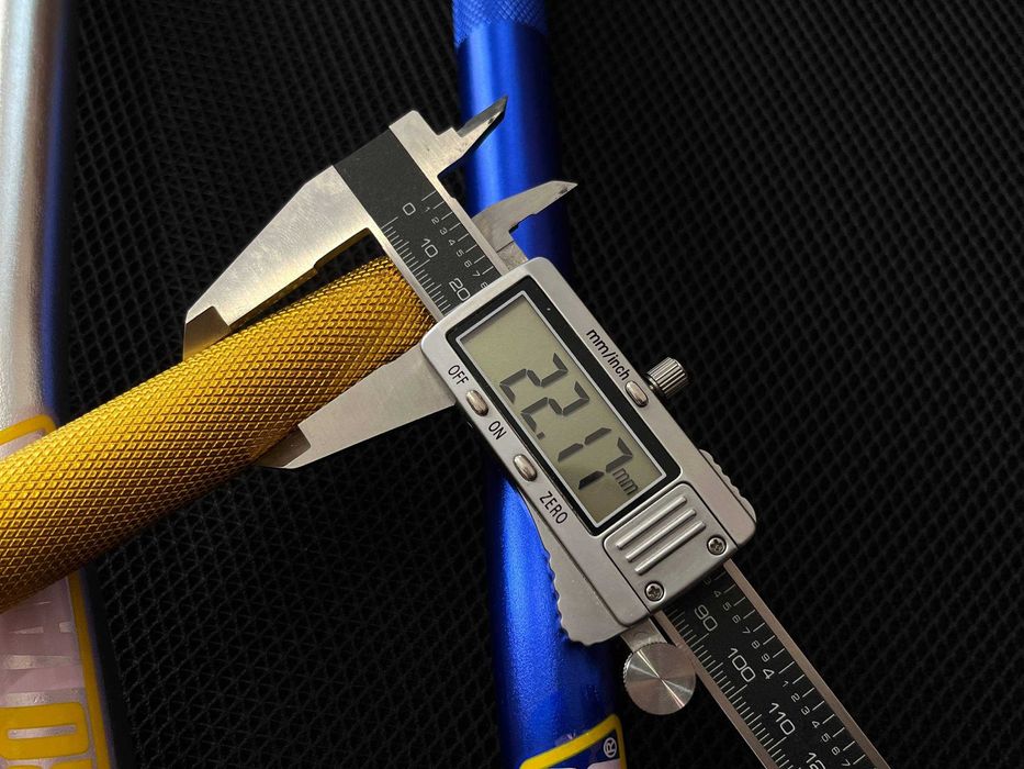 Руль на мотоцикл ProTaper 28-22мм. Мото руль алюминиевый Протапер 80см