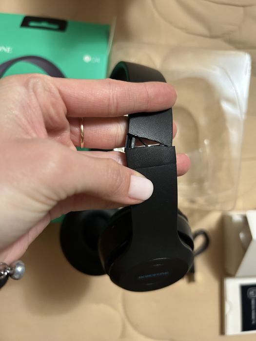 Колонка та навушники