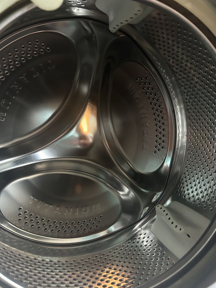 барабан під ремонт пральна машина  hotpoint ariston AQSFPRA109 EU бак