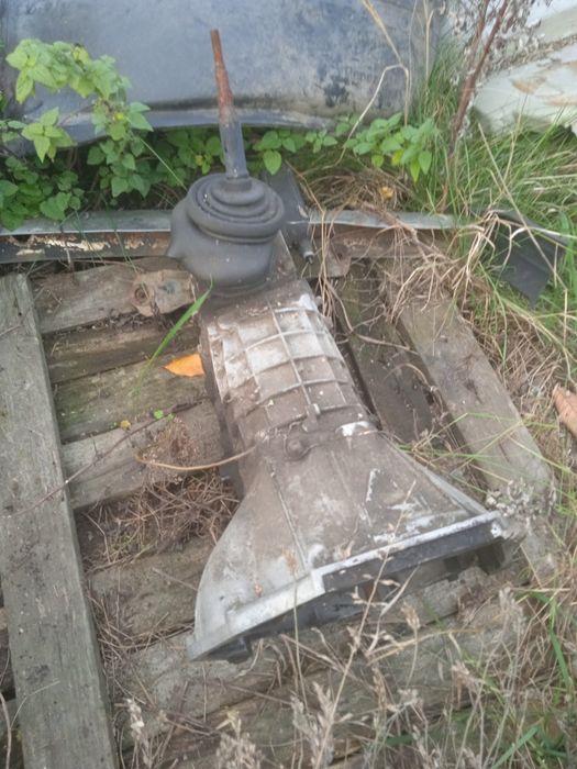 Продам коробку на москвич