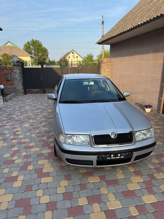 Продам SKODA OKTAVIA 1.6mpi