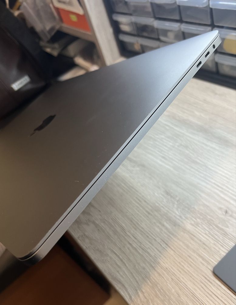 Apple Macbook Pro 16 A2141 i7-2.6GHz 16GB DDR4  512GB SSD