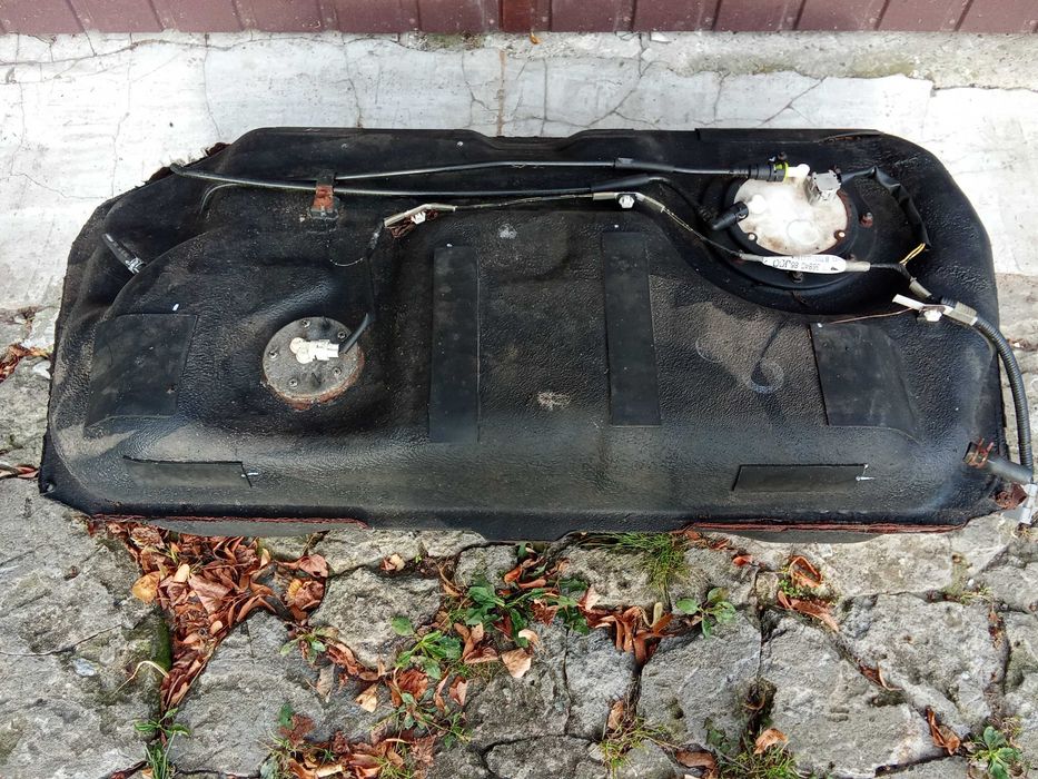 Suzuki Grand Vitara II 06-14 bak zbiornik paliwa 2.0 benz.5d.