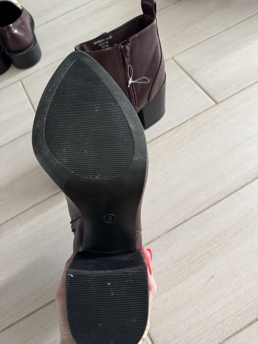 Продам новенькі козаки