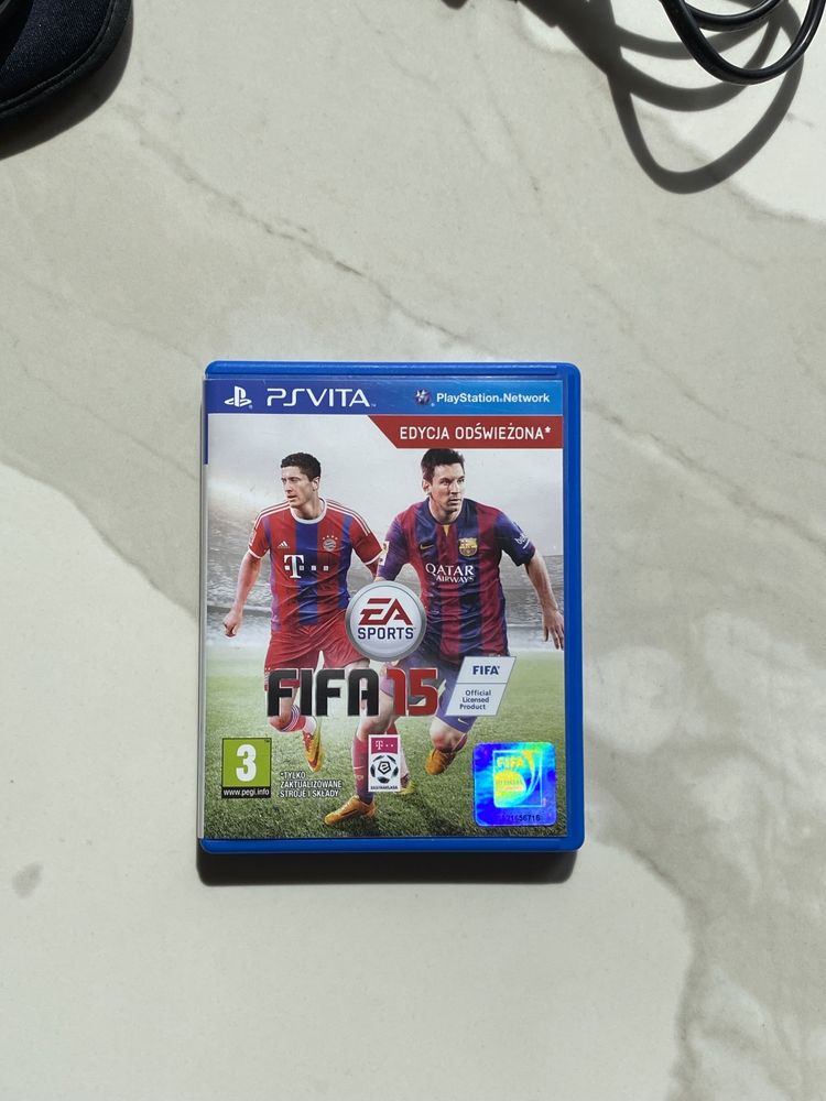 Zestaw dwóch konsoli PS VITA + ladowarka + etui + gra Fifa 15