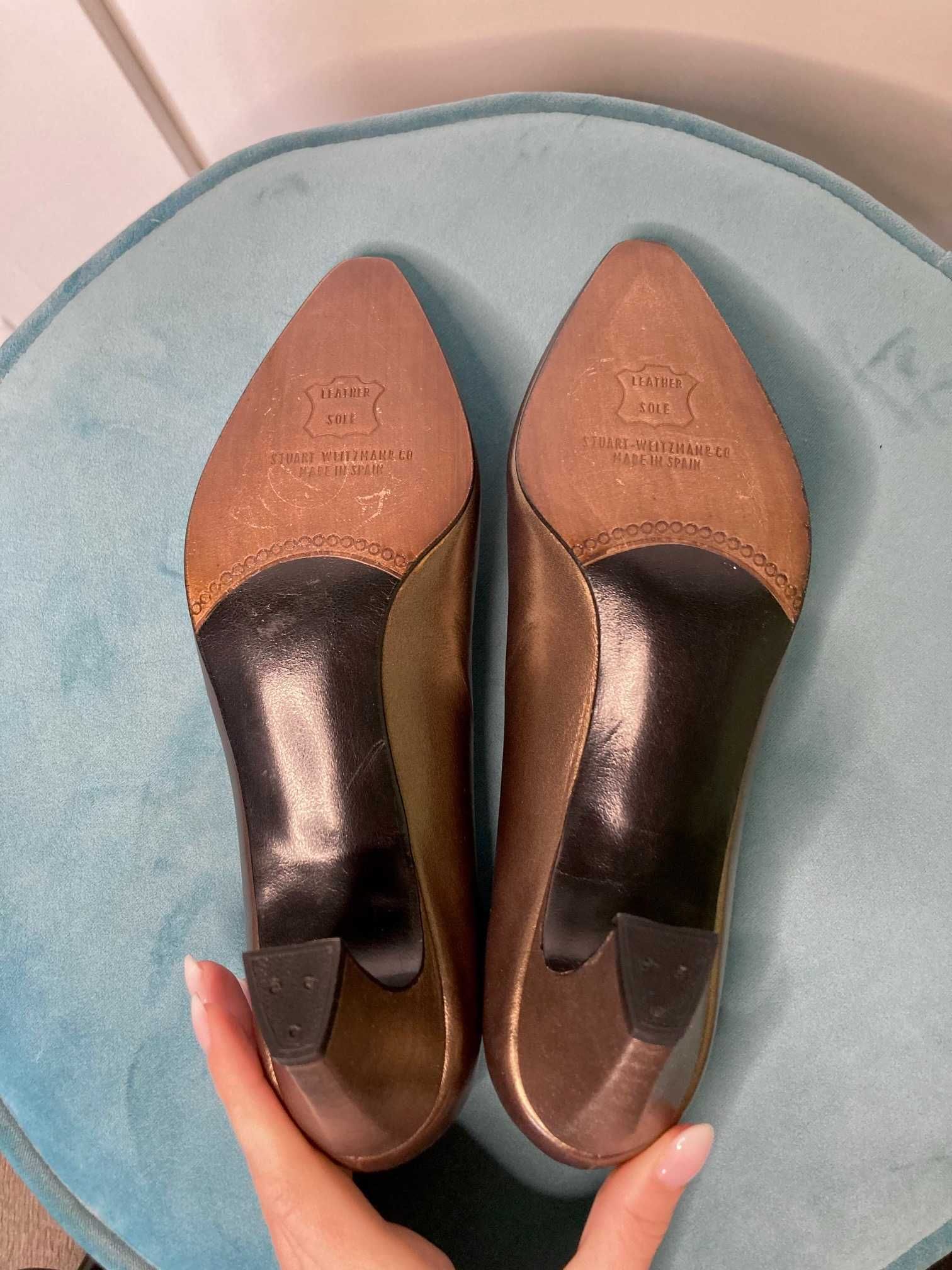 Nowe brązowe metaliczne buty czółenka Stuart Weitzman luksus 38