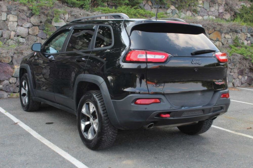 Jeep Cherokee Trailhawk      2018
