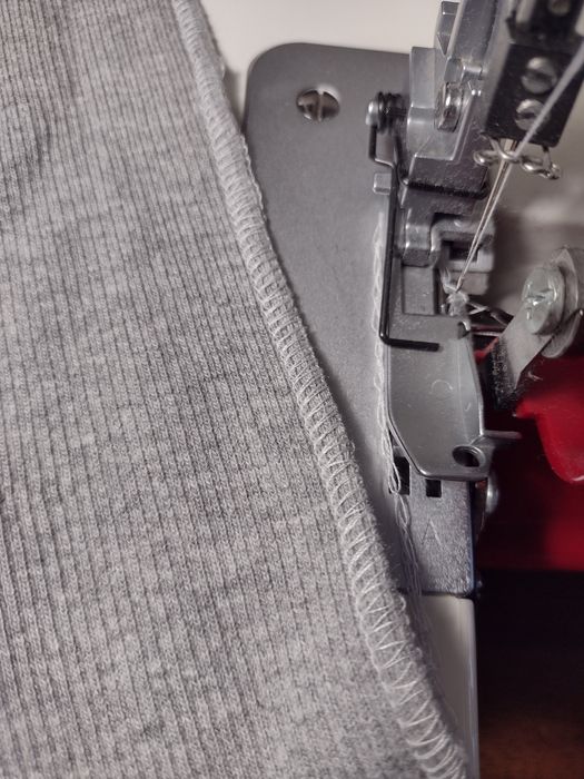 Sprzedam overlock 4 nitkowy toyota używany w pełni sprawny