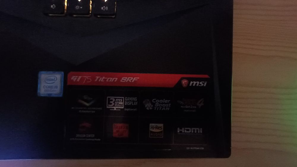 Laptop MSI 75 Titan 8FR