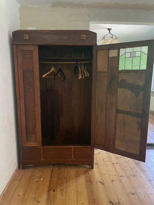 drewniana szafa odnowiona