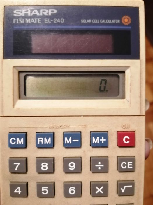 Máquina de calcular SHARP anos 80