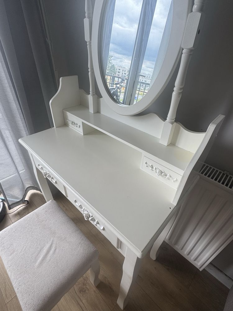 Toaletka z lustrem + taborecik