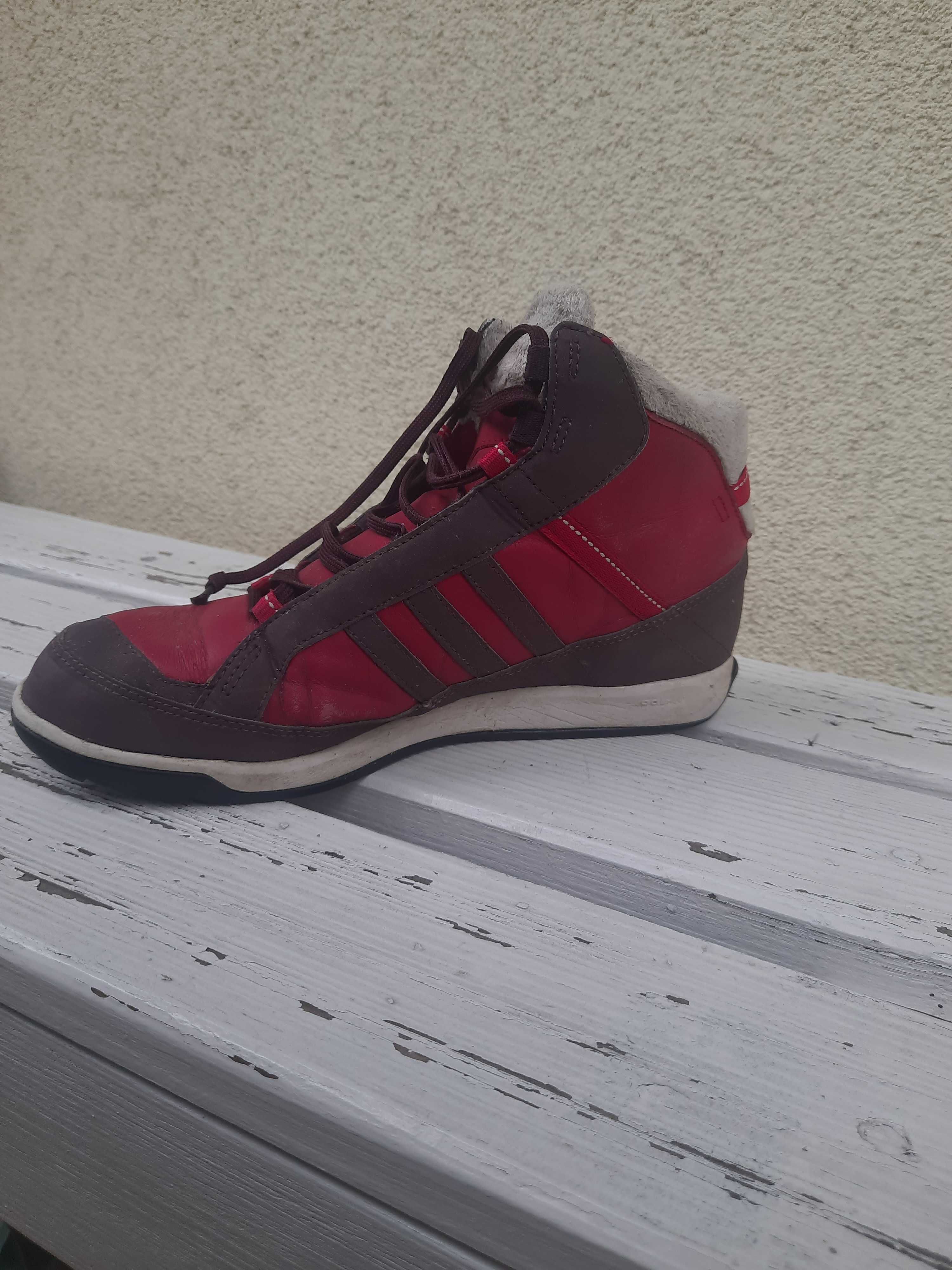 Buty Adidas Traxion r. 40