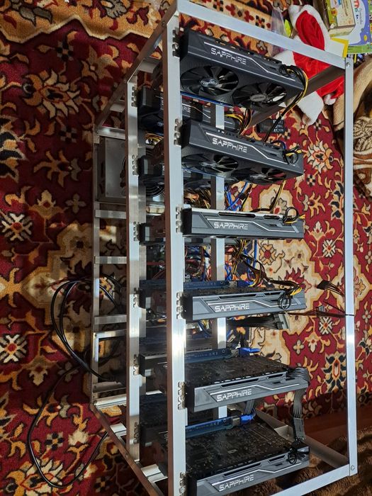 Майнінг ферма в розборі