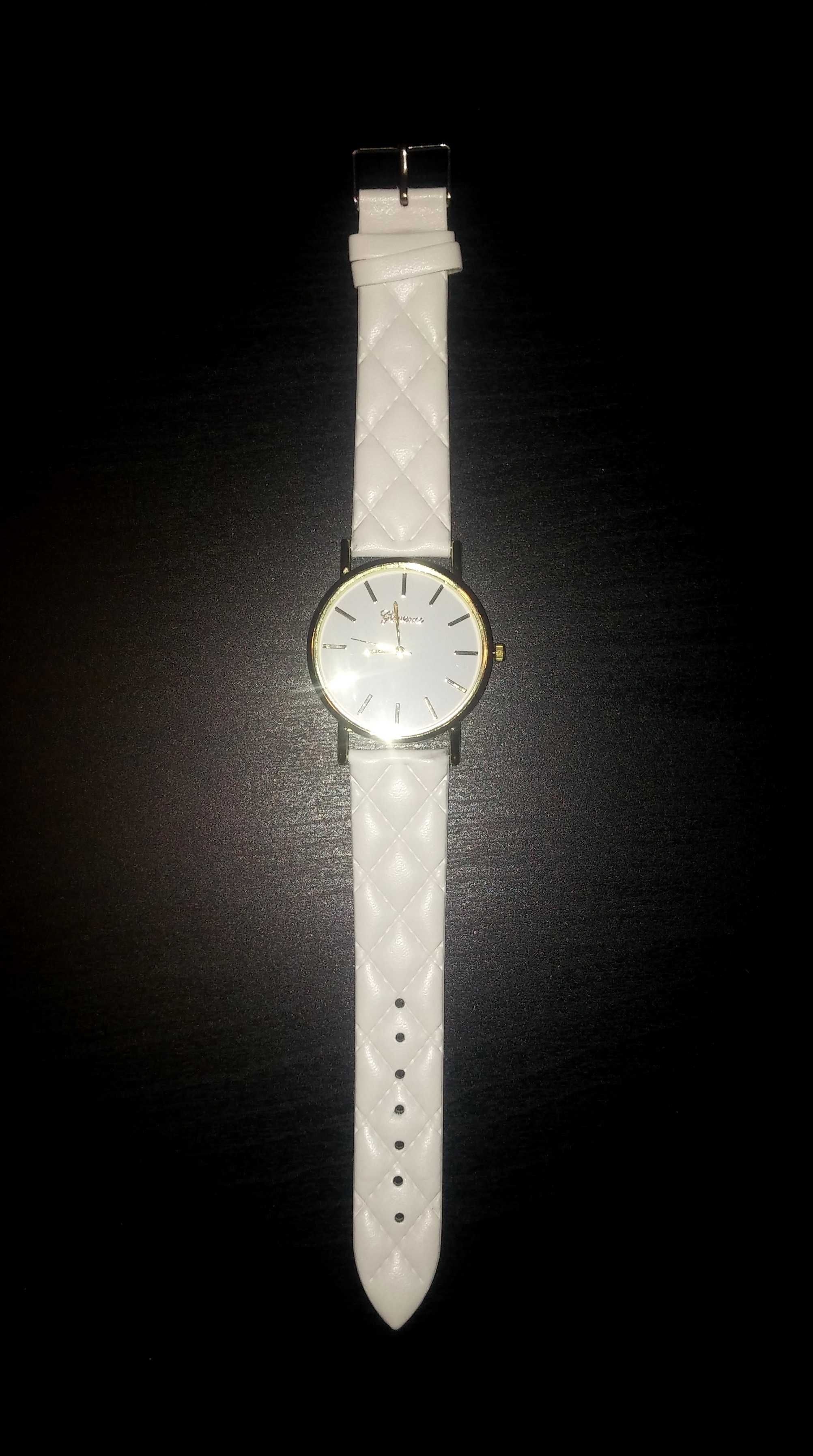 Nowy, Biały Skórzany Zegarek