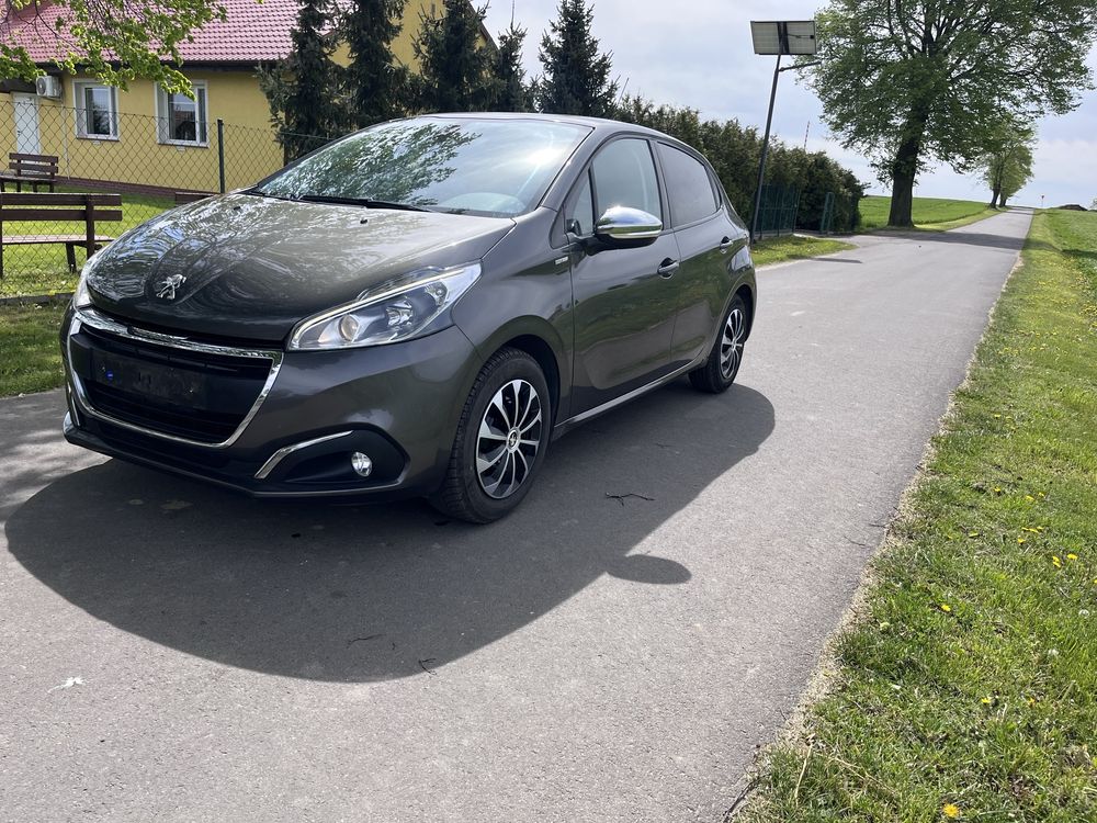 SPRZEDAM samochód marki PEUGEOT 208, 2018r. 1.2 BENZYNA