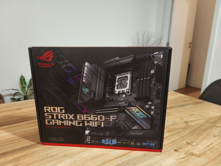 I7 12700 + Strix B660 + 7800 XT + Corsair 32GB DDR5 + Samsung 512 NVME