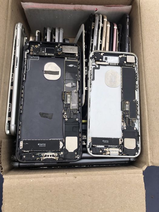 Продам iPhone 5-8+