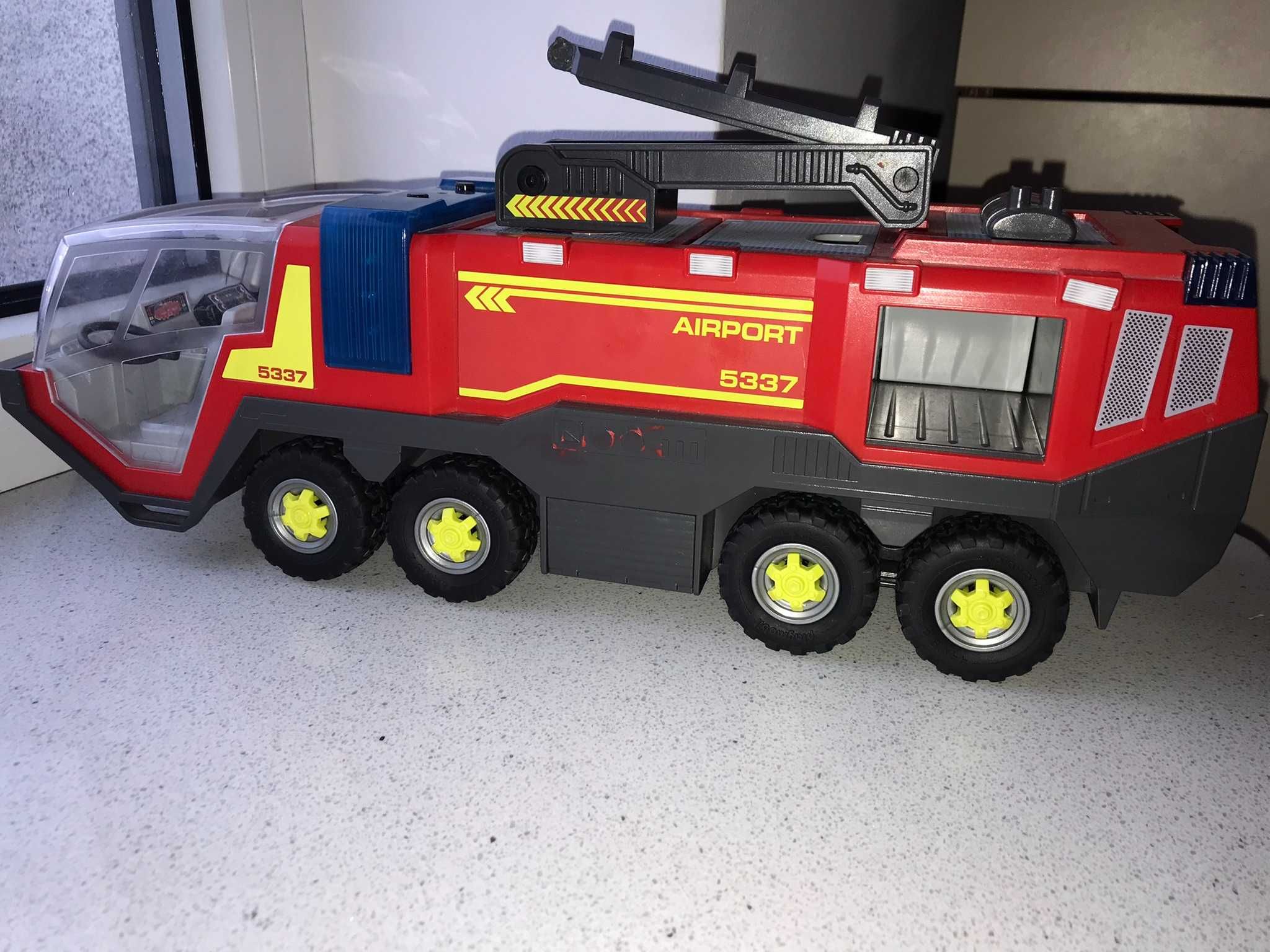 Straż pojazd lotniskowy  Playmobil 71371 Pojazd strażacki