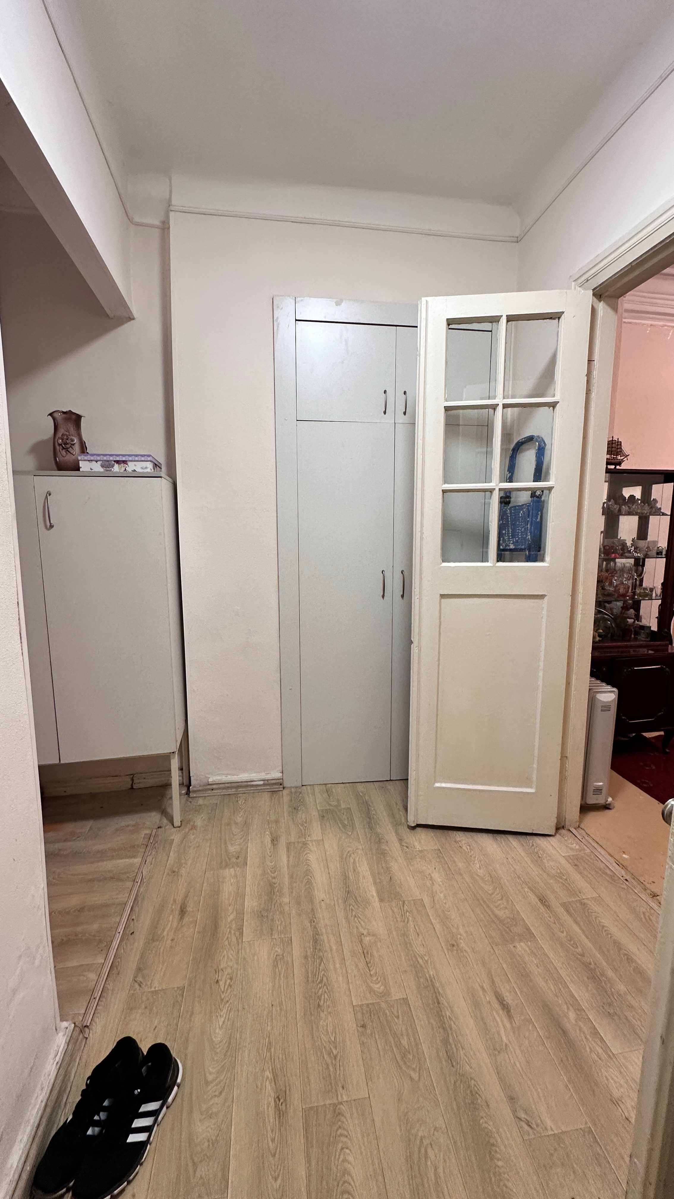 продам 3 комнатную квартиру сталинку 5/5 на Нигояна 23 г.Днепр