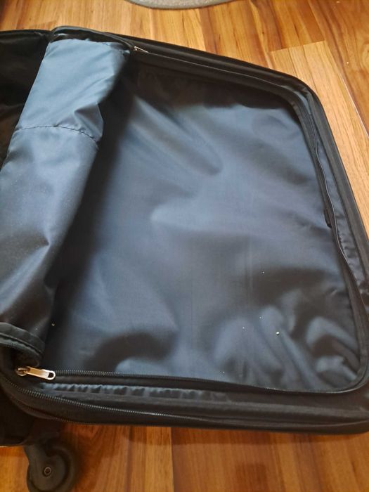 Walizka czarna materiałowa- pojemna