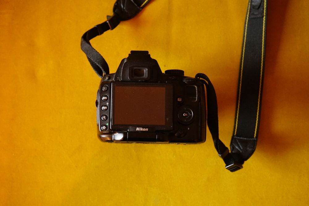 Nikon d5000 z obiektywem 18/105