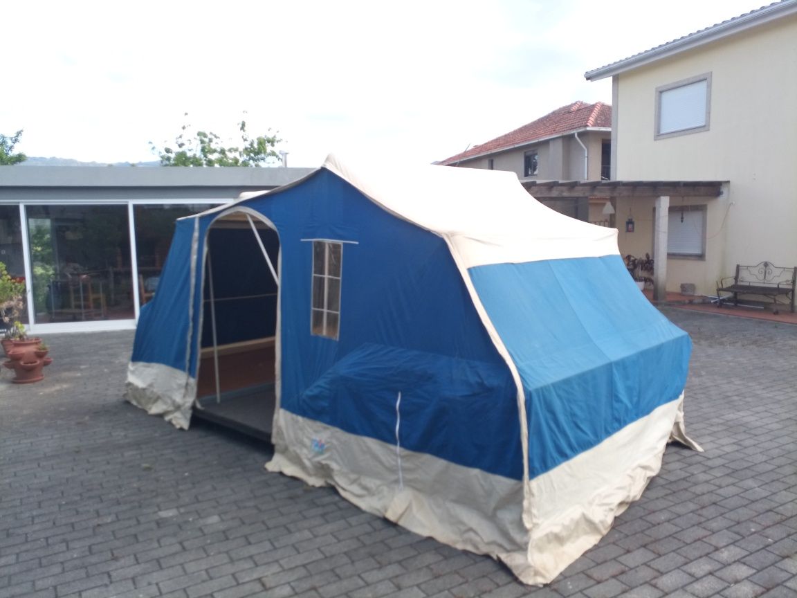 Vendo atrelado tenda