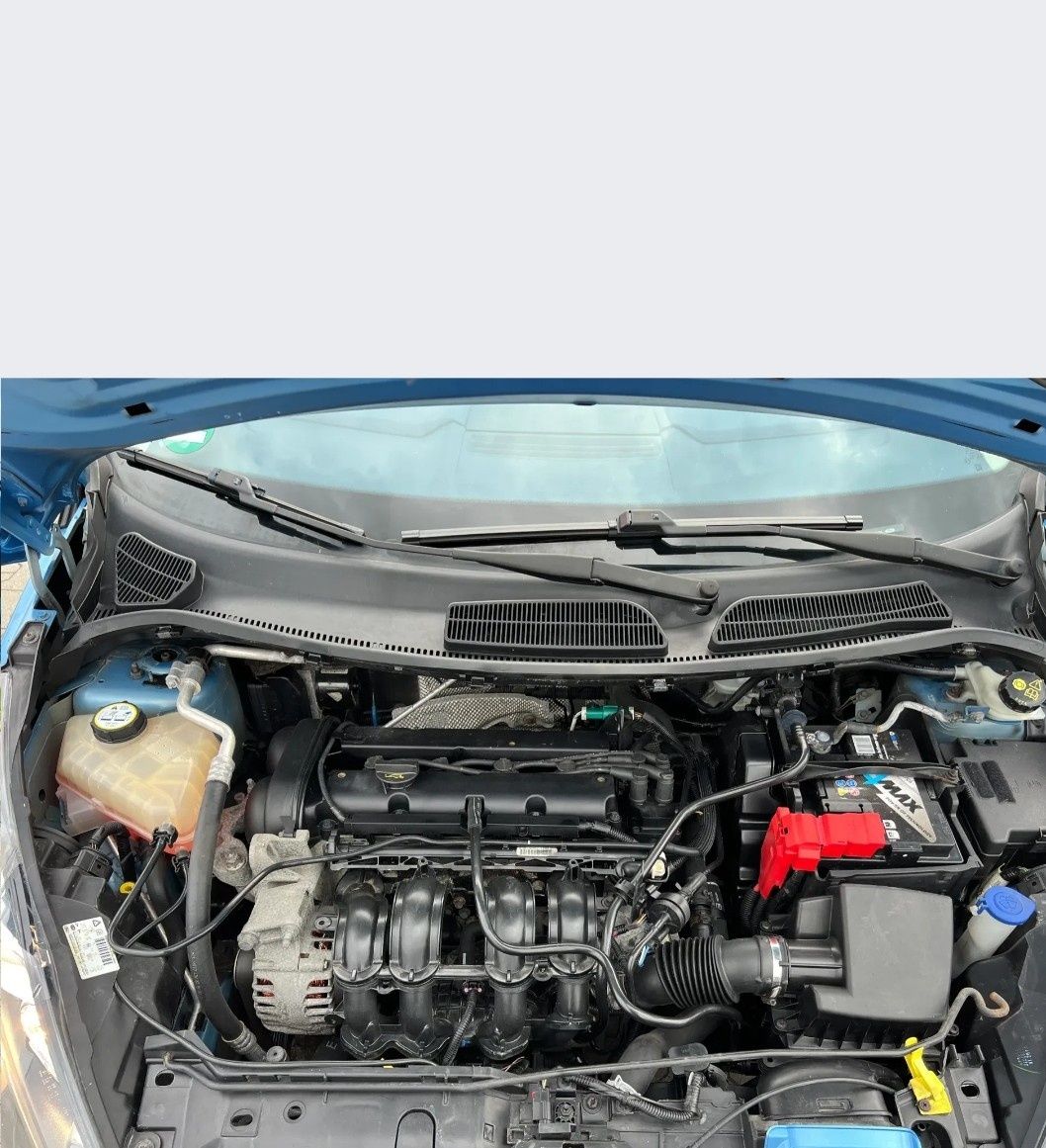 Ford Fiesta  Ambiente Niski przebieg