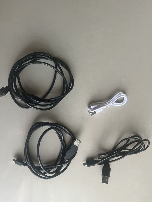 Cabos de carregamento e hdmi