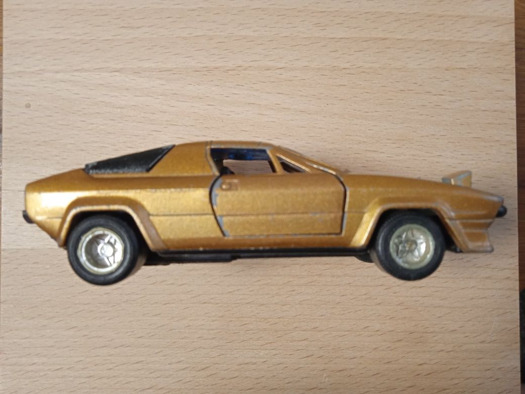 Продам коллекционную модель 1/39 Lamborghini silhouette