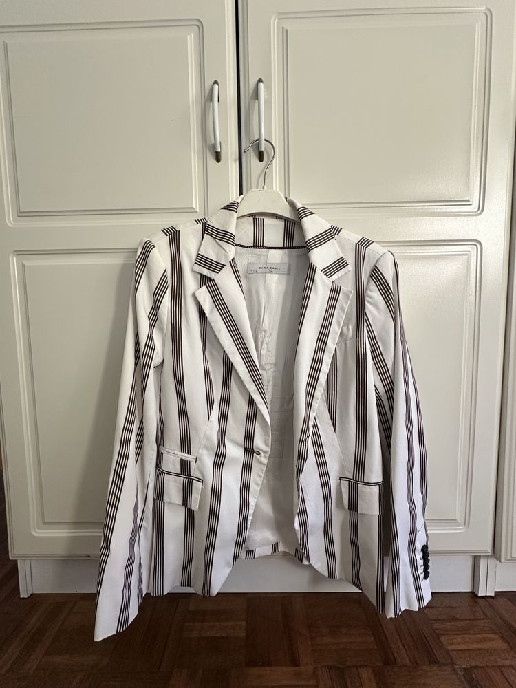 Blazer listrado da ZARA BASIC