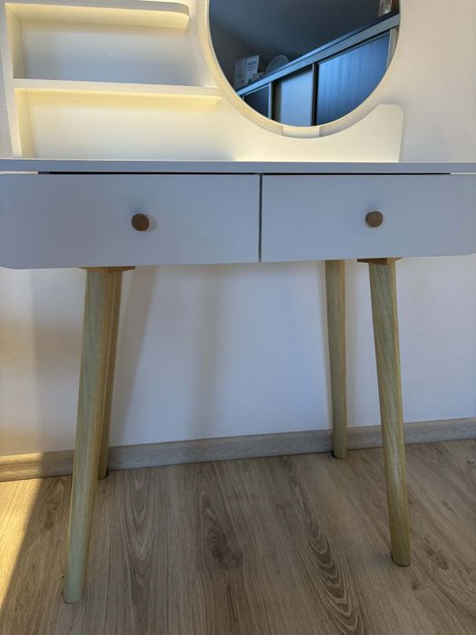 Sprzedam piekną toaletkę