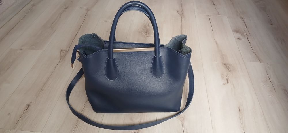 Женская сумка со съёмной ручкой